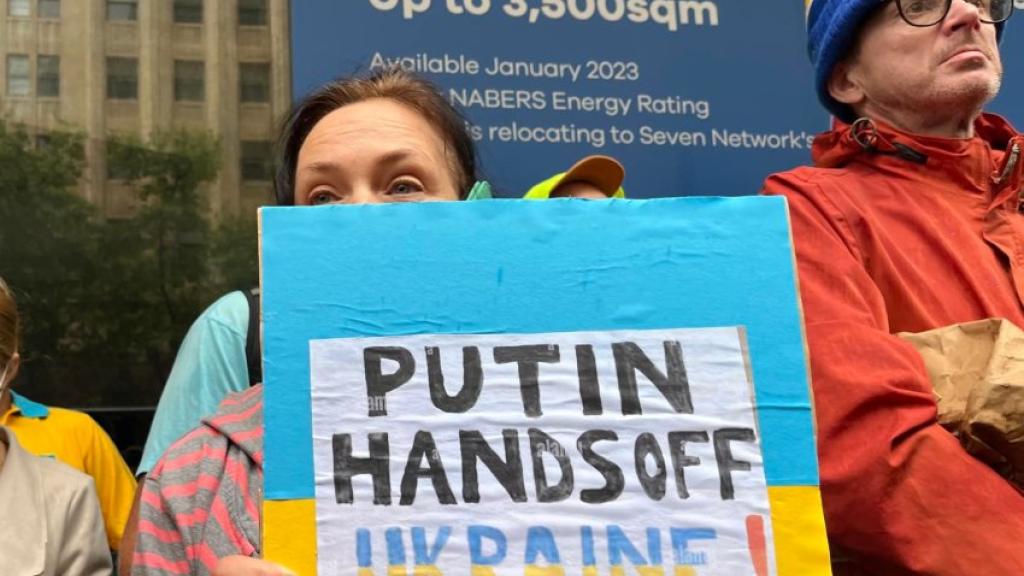 Putin hands of Ukraine