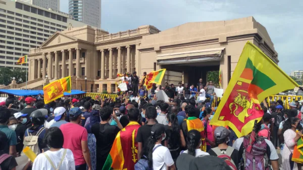 “Anti-government protest in Sri Lanka 2022” by AntanO is licensed under CC BY-SA 4.0.