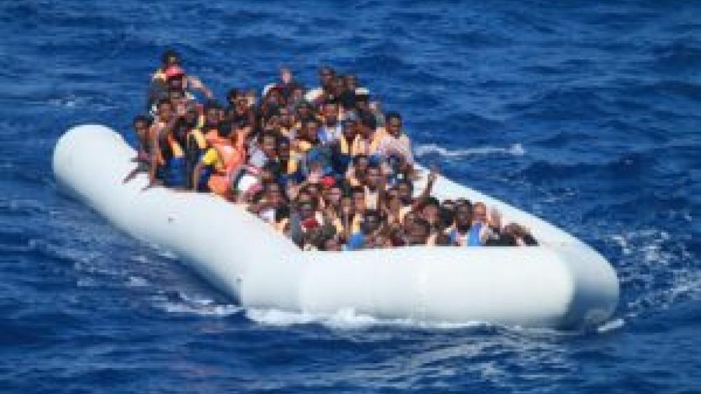 inflatable boat immigrants