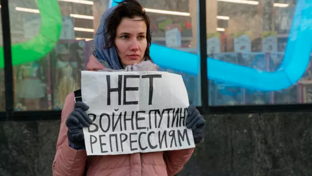 Woman antiwar protester Moscow