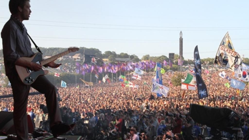 Dave Randall playing at Glastonbury
