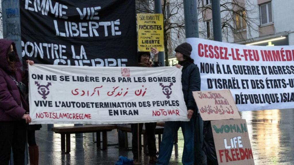 Iran solidarity protest in France