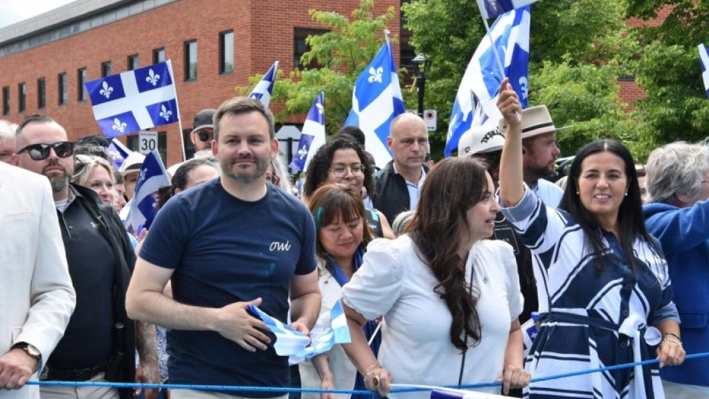 Paul St-Pierre Plamondon, left, led the Parti Québécois to victory in Québec’s October 5 election, securing a minority government with just 28 percent of the popular vote. Photo by André Querry.