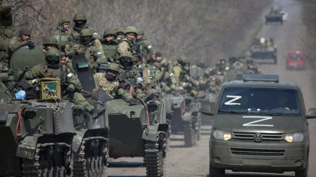 Pro-Russian troops invading Ukraine 2022
