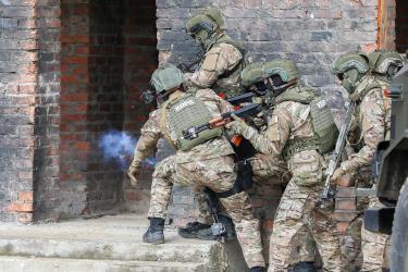 Soldiers from the armed forces of Ukraine