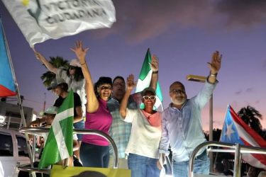 Car caravan in support of La Alianza. Photo by Bryant Martínez.