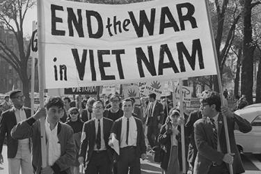  College students in Boston march against the Vietnam war, October 16, 1965. Courtesy of AP Photo/Frank C. Curtin. 