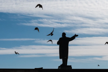 Lenin seagulls 2