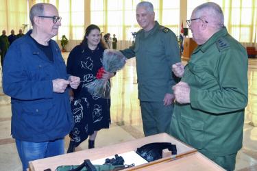 Silvio Rodriguez receives AKM rifle from Cuban government