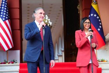 Doug Burgum and Delcy Rodriguez meet in Caracas, March 4, 2025 [Photo: @delcyrodriguezv]