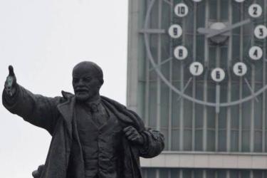 Lenin and clock