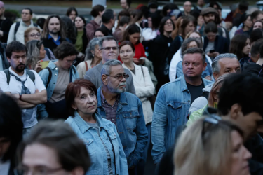Demonstrators outside a court in Moscow, where Lidia Moniava, founder of a children’s hospice, was on trial for social media posts about the war. Photo from Bereg