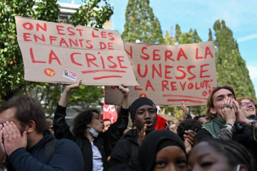 Hundreds of young students marching through Saint-Denis outside Paris to demand more resources and decent educational conditions (1 October 2026)