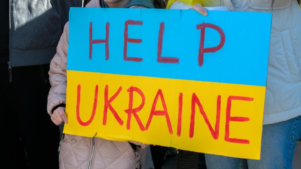Help Ukraine placard