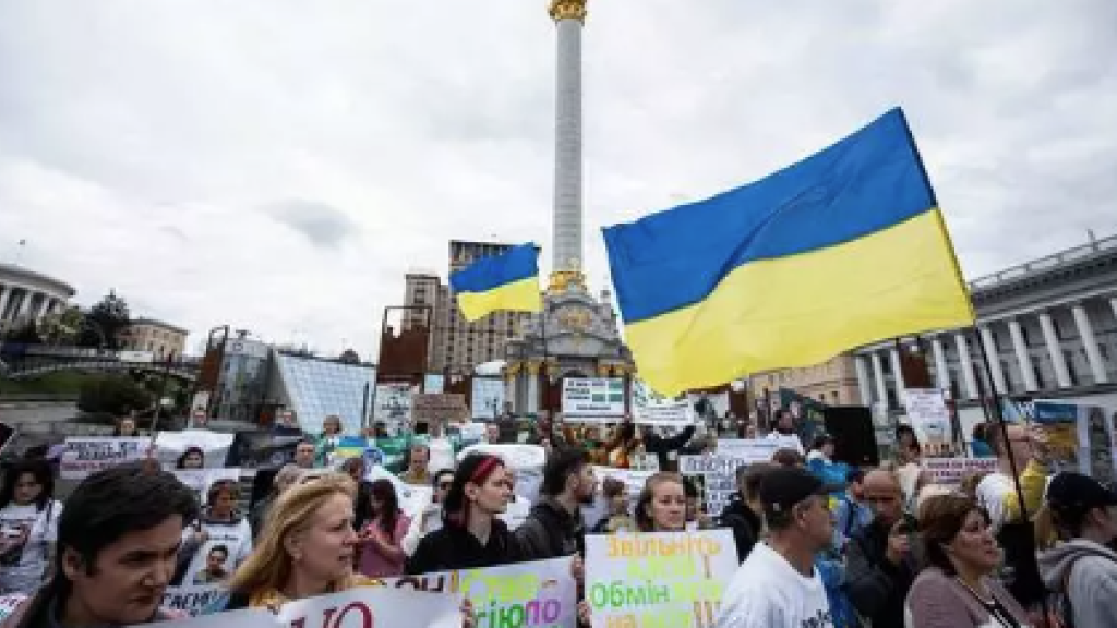 Relatives of Ukrainian prisoners of war rally to demand their speedy release in Kyiv, 1 October 2022.
